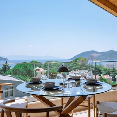 Goddess Thea Sea Apartment!